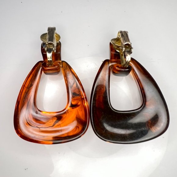 Vintage Lucite Tortoise Shell Door Knocker CLip on  Earrings - Picture 5 of 7